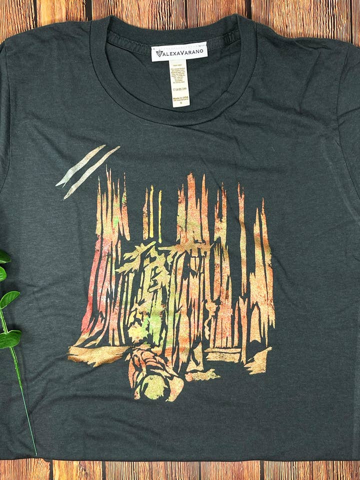 Maglietta girocollo in bambù dipinta a mano Redwoods per la vendita all'ingrosso da parte di Third Wolf Designs