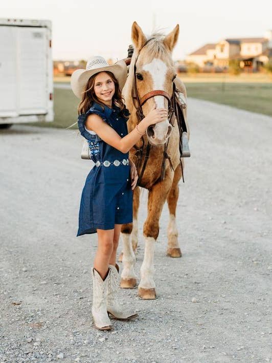 Robe à boutons-pression en denim aztèque pour JEUNES, 8-12 pour la vente par Shea Baby