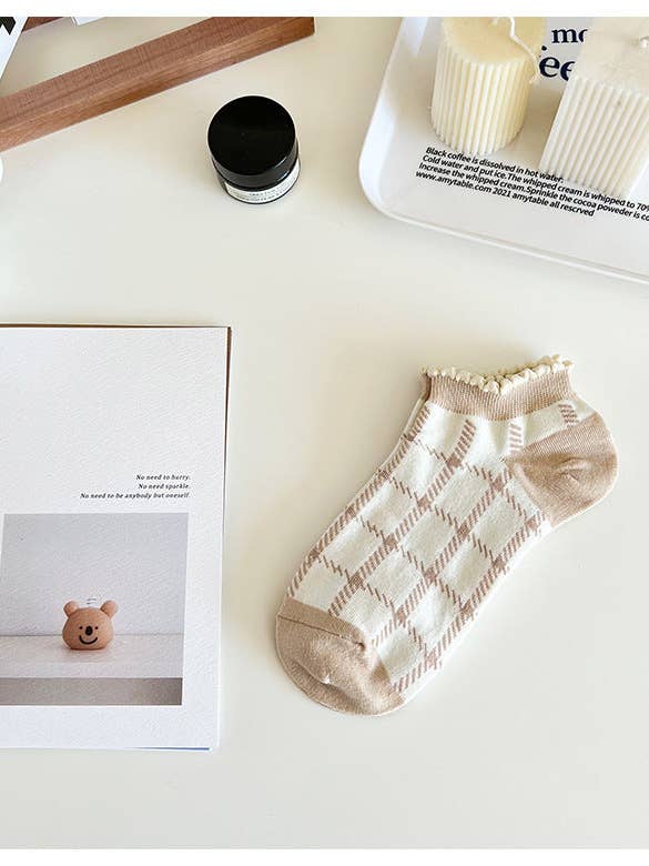 Funkyrel® Atzbranding Limited - Wholesale Socks - Women's - Rufia - Cute and Sweet Brown Bear Ankle Socks1