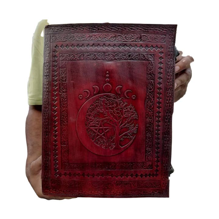 Carnet en cuir Cahier celtique Grimoire Journal Livre de bord pour la vente par Billion Brothers