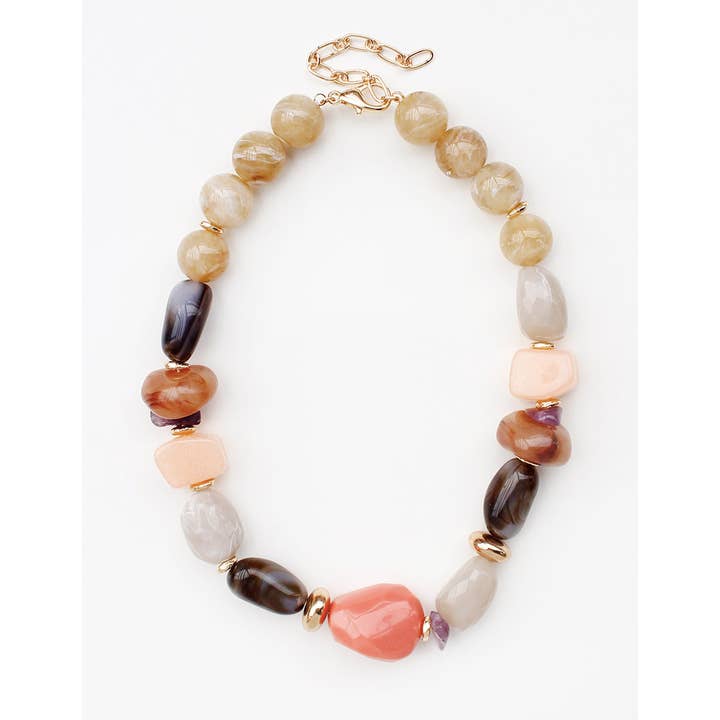 Collana con perline geometriche in poliresina audace N25432 per la vendita all'ingrosso da parte di Pretty Persuasions