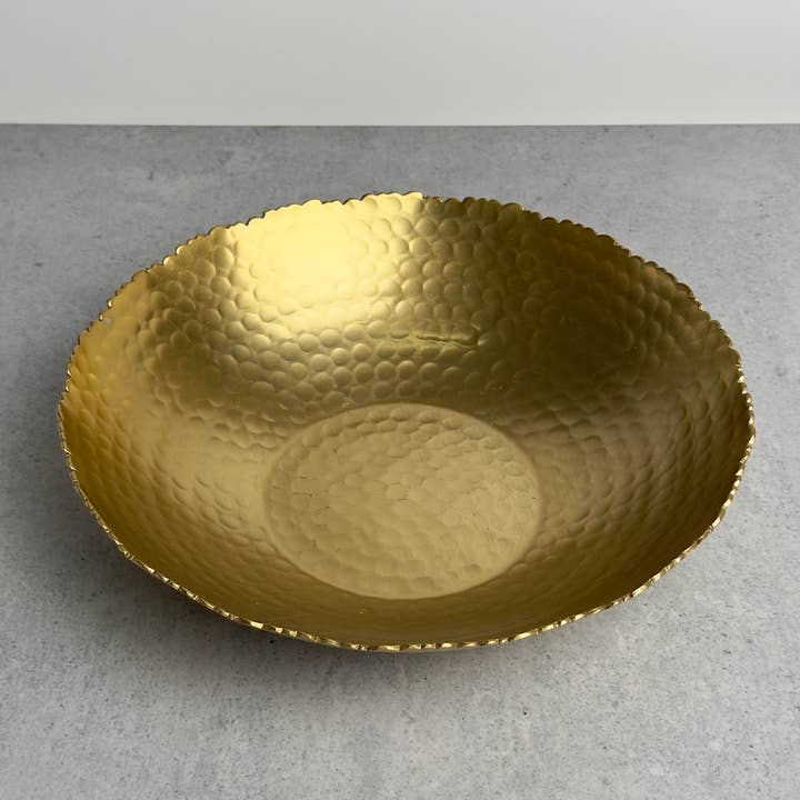 India Handicrafts Inc - Wholesale Decorative plate/dish/bowl - Gold Hammered Round Bowl with Torn Edges5