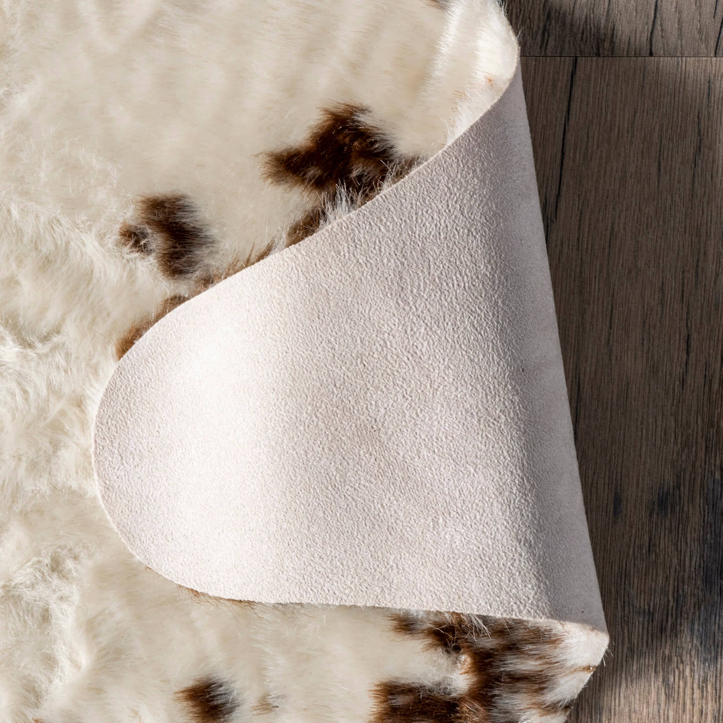 nuLOOM - Wholesale Area Rug - Faux Cowhide Washable Area Rug5