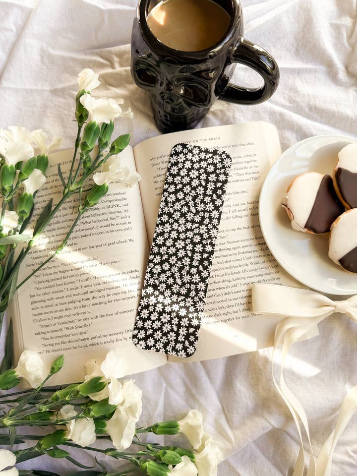Dark Daisies Bookmark for wholesale by gigiandbo