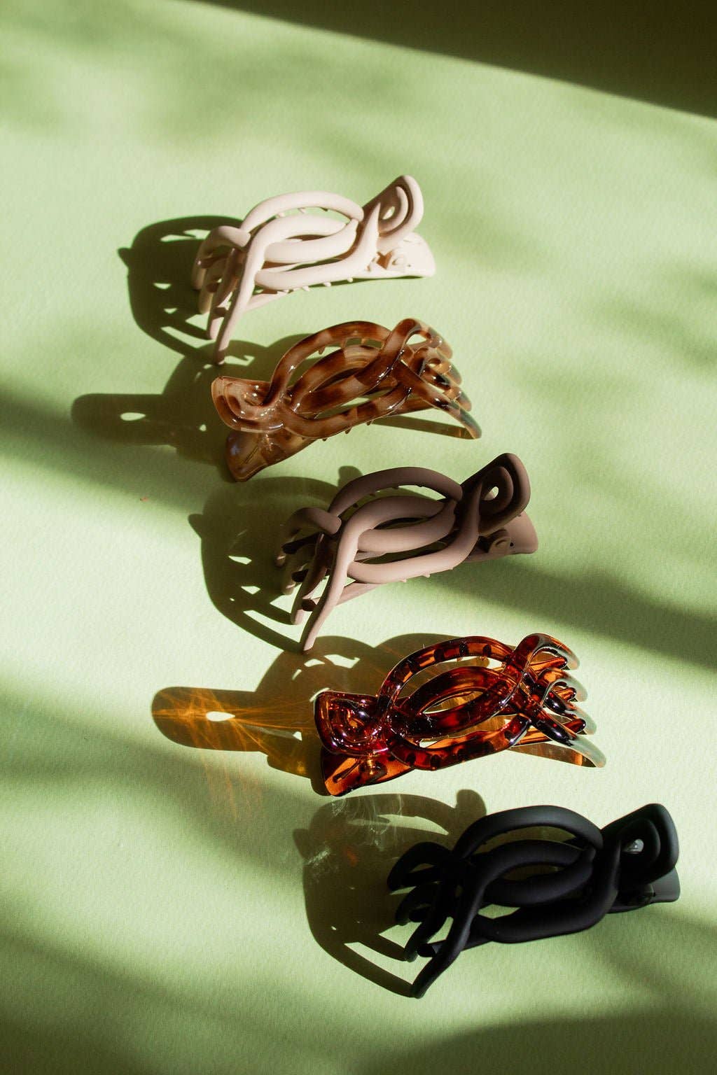 Shop Andi - Wholesale Hair Clip - Women's - Overlapping Flat Claw Clip15