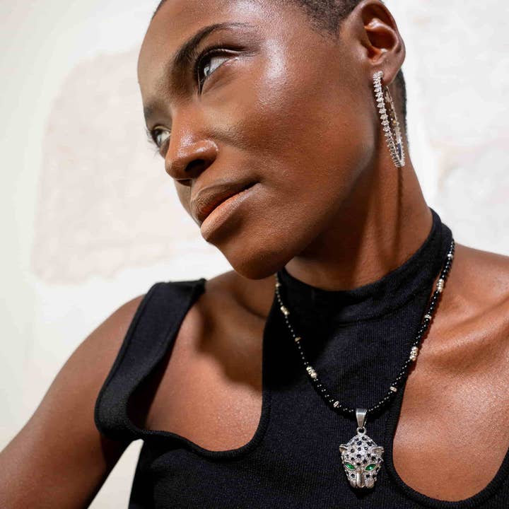 Collier avec pendentif Jaguar Pave pour la vente par Taylor Adorn
