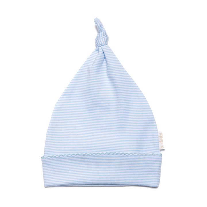 Chapeau à rayures bleues pour la vente par A Dodo Baby