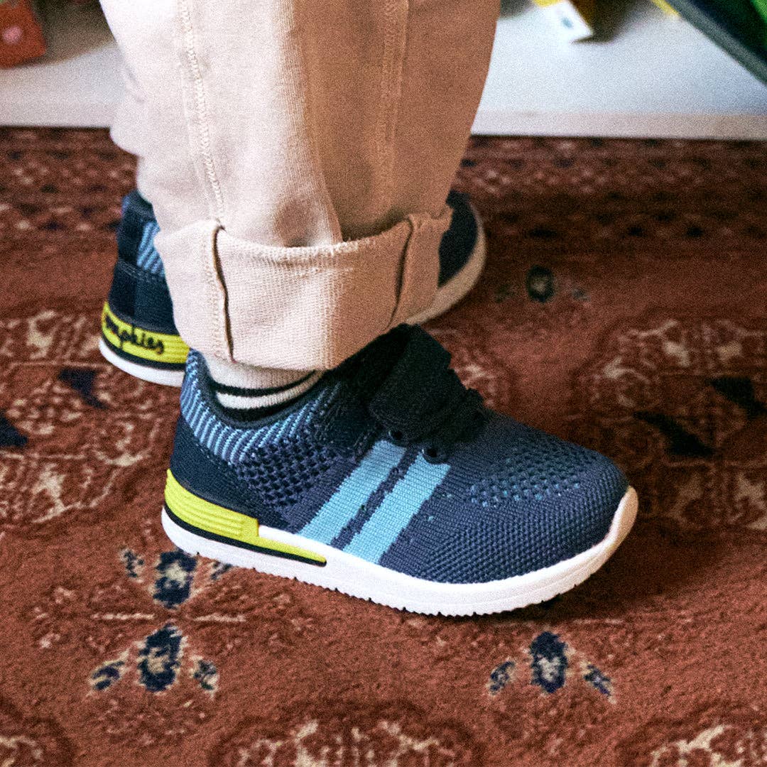 Oomphies - Wholesale Athletic Sneakers - Kids - Wynn Boys Hook & Loop Sneaker8