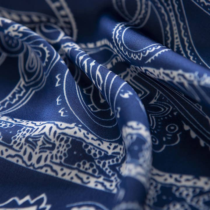 Funkyrel® Atzbranding Limited - Wholesale Scarf - Women's - Scarvii - Paisley Square Scarf - Made of Faux Silk