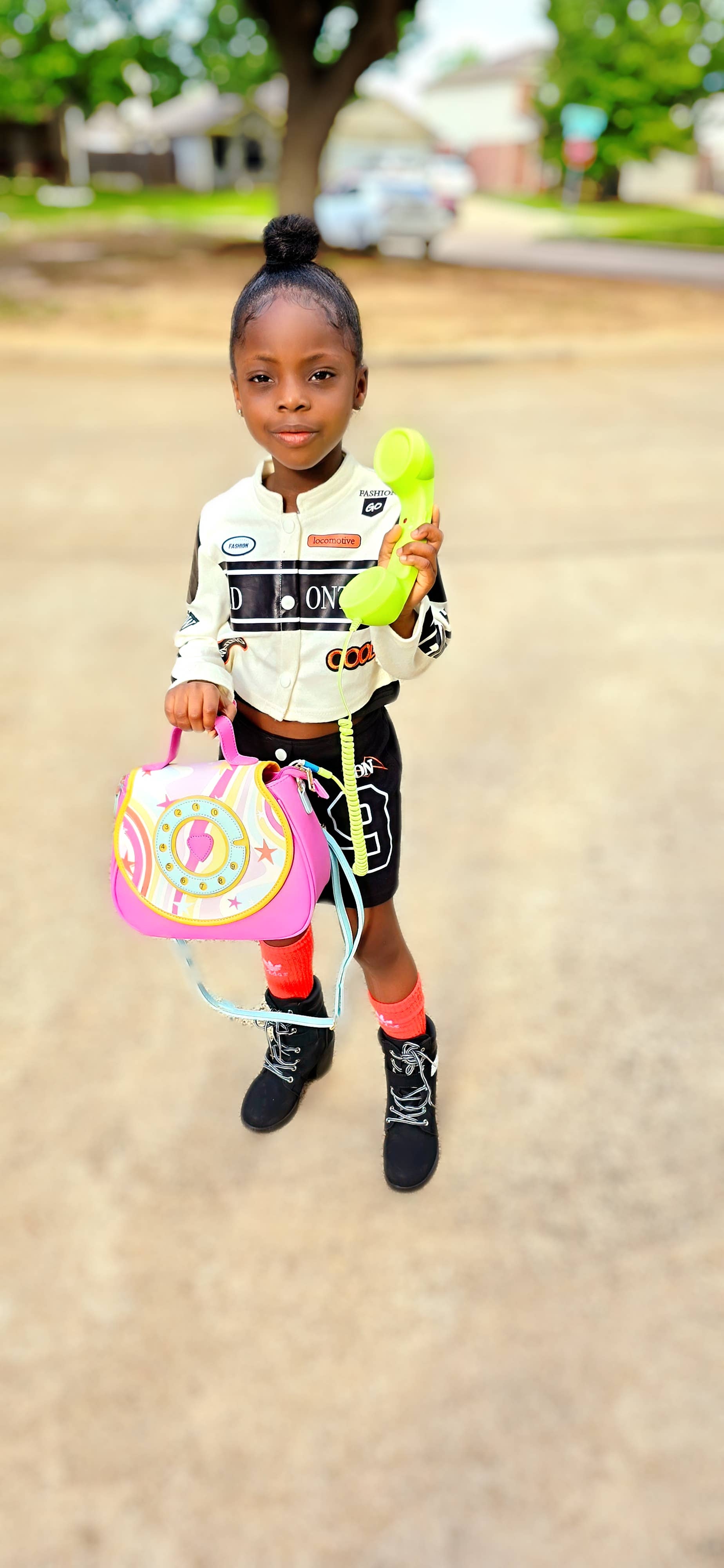 Bewaltz - Wholesale Crossbody Bag - Women's - Ring Ring Phone Convertible Handbag - Retro Vibes4