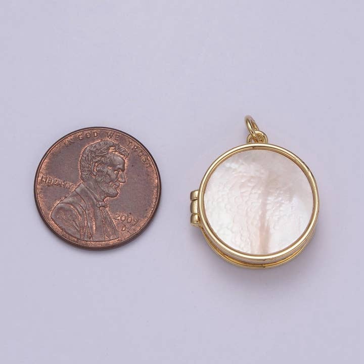 Aim Eternal - Wholesale Locket necklace - Pearl Locket Charm Necklace 14k Gold Filled Round Locket for Photo Necklace • Pearl Jewelry Supply W-1923