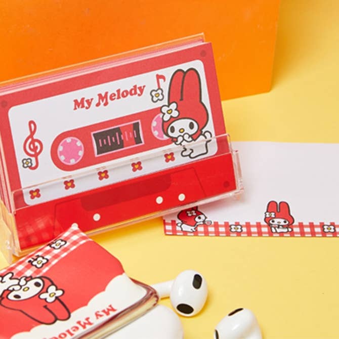 Bloc-notes en forme de cassette pour le 50e anniversaire de My Melody pour la vente par K-Wonderland