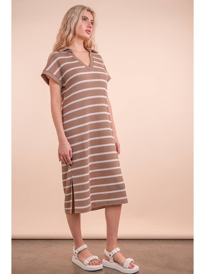 ROST/HAFERFLOCKEN Übergroßes gestreiftes Strick-Midikleid mit Kragen ND31647 für den Großhandel auf Faire6