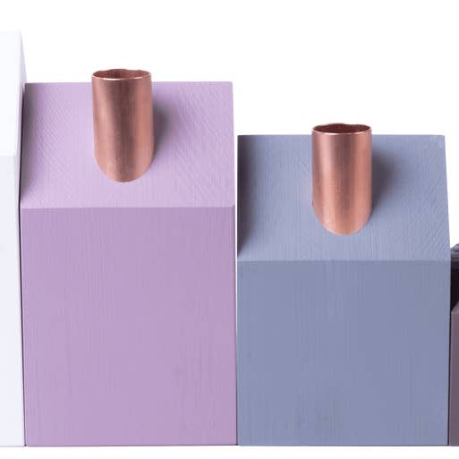 Schwarzer Adventskranz mit 4 Holzhäusern als Kerzenhalter und schwarzem quadratischem Adventstablett für den Großhandel von SG Home Decor