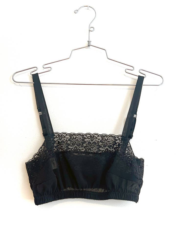 Haut Bralette Finisterre en Mousseline de Soie Noire pour la vente par Clare Bare