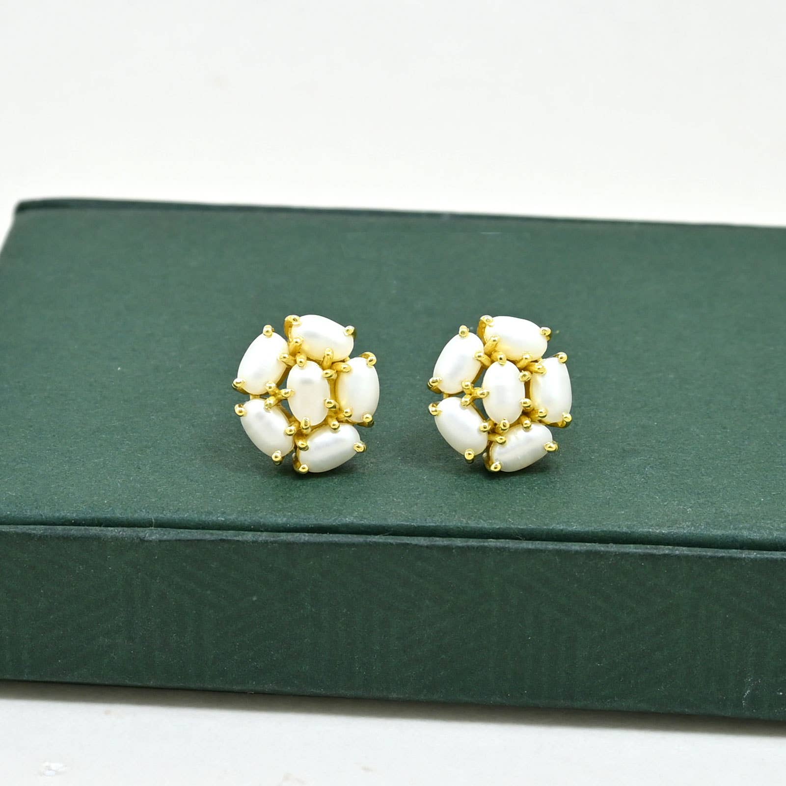 Schmuckoo Berlin - Wholesale Stud/Post Earrings - Briony Stud Earring Gold Plated - Natural Pearl2
