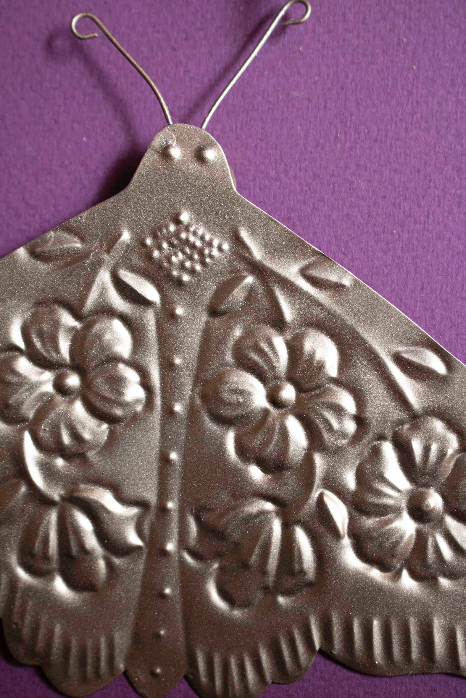 P.I. Project France – wholesale Dimensionell/3D-väggkonst – Gyllene fjärilar - mexikanska milagros - ex-voto4