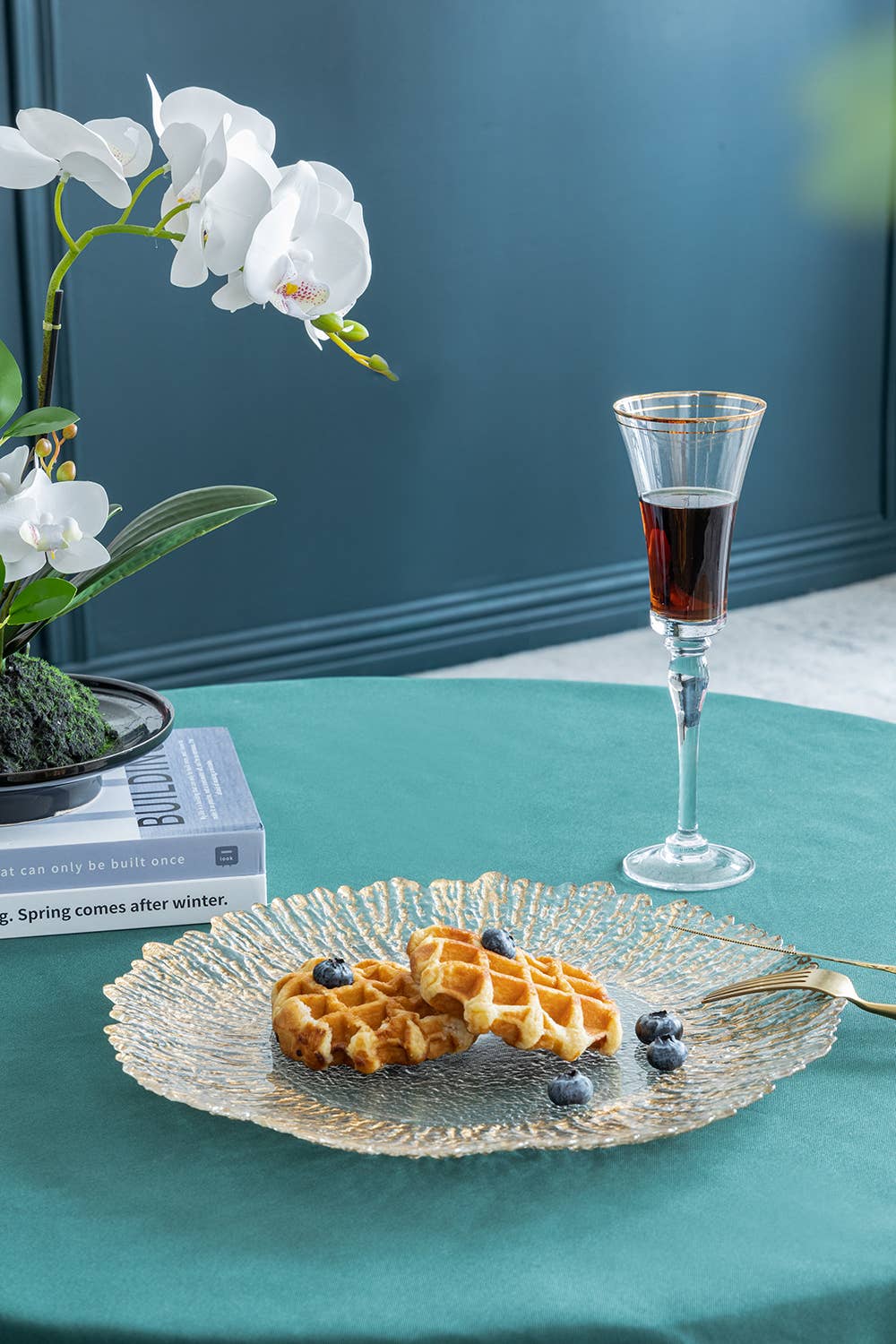 A&B Home Group Inc. - Vendita all'ingrosso Ciotole/Piatti decorativi - Sottopiatto in vetro con bordo dorato da 13" Radiant3