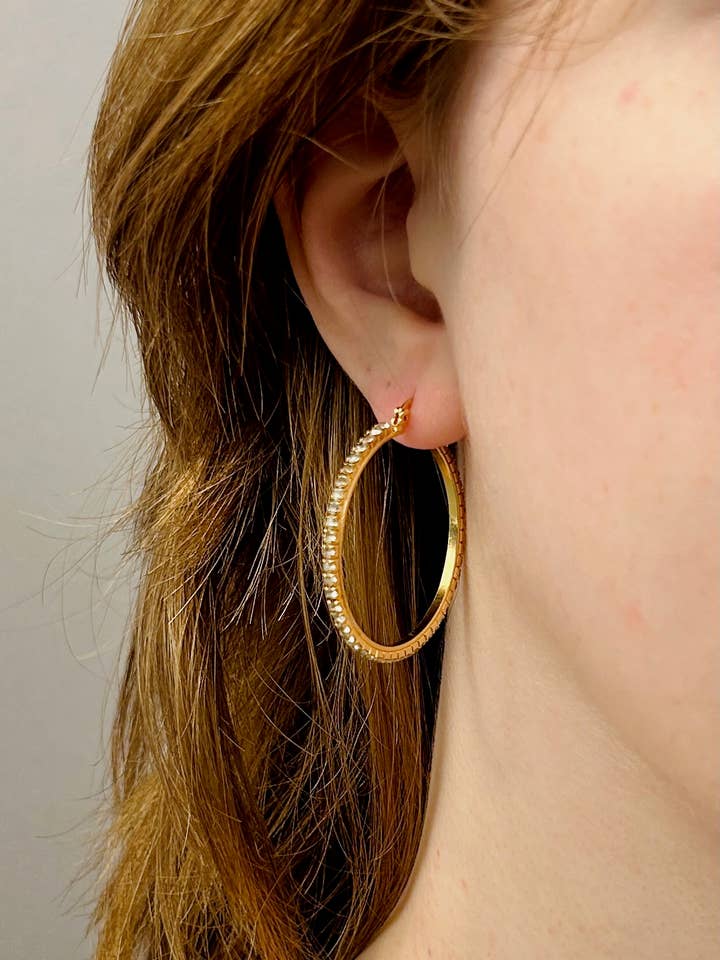 Orecchini a Cerchio Placcati in Oro Jamie per la vendita all'ingrosso da parte di DEMI FINE Gold Filled Jewelry