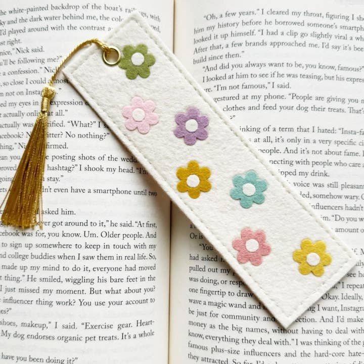 Daisy Bookmark (Pastel) for wholesale by Milo & Mollie