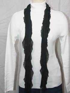 Écharpe Black Flutter pour la vente par AIR Artsy Accessories