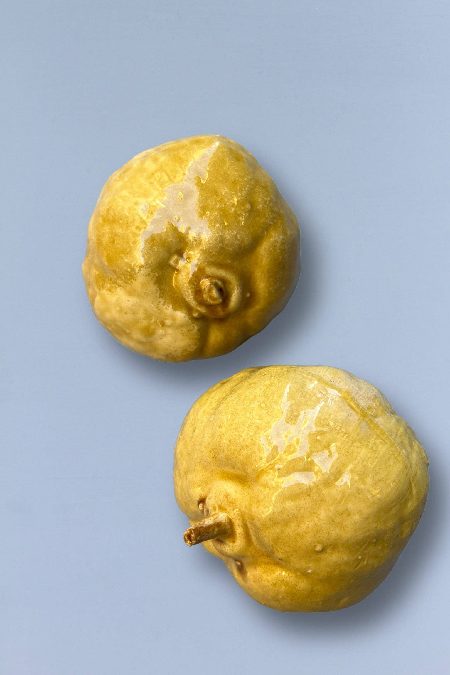 Eturel Madrid - Wholesale Decorative Tabletop Object - Glazed ceramic replica quince2