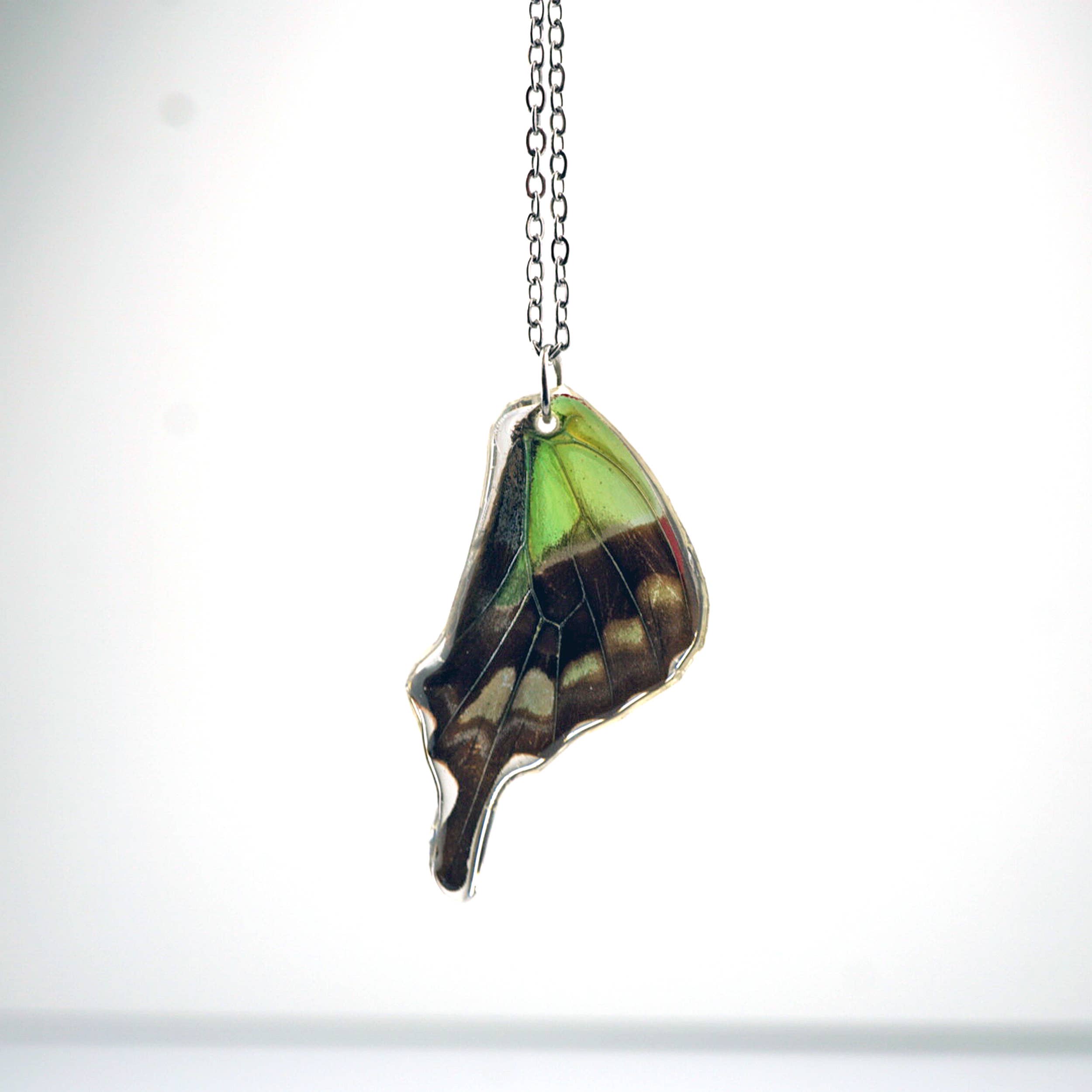 The Pretty Pickle – wholesale Pendant/charm necklace – Purple Spotted Hind Wing Necklace3