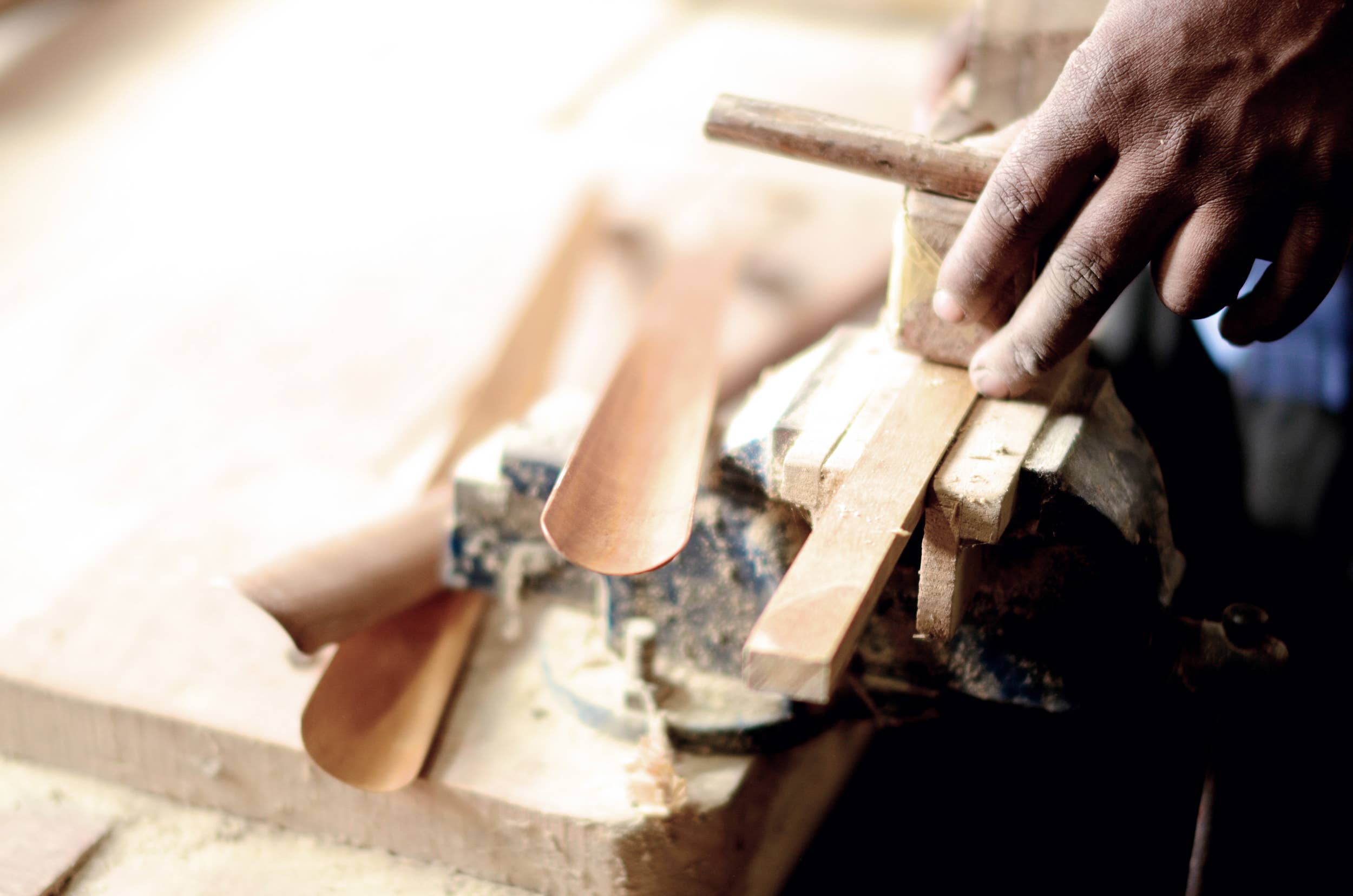 Others Trade for Hope – wholesale Skohorn - Unisex – Träsko-skomakare2