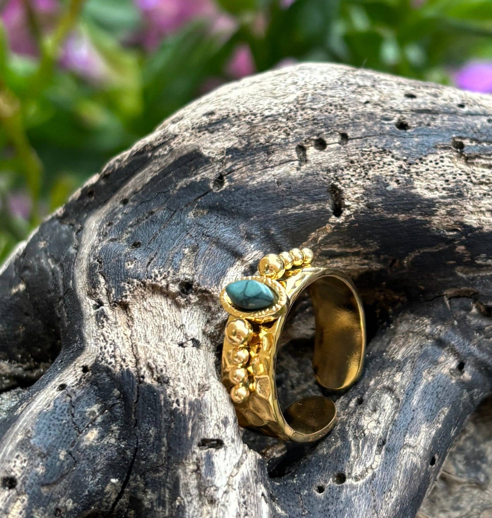 Ocean Ripples - Venta al por mayor Anillos grandes/de cóctel - Anillo ajustable con turquesa africana y baño de oro de 18 quilates2