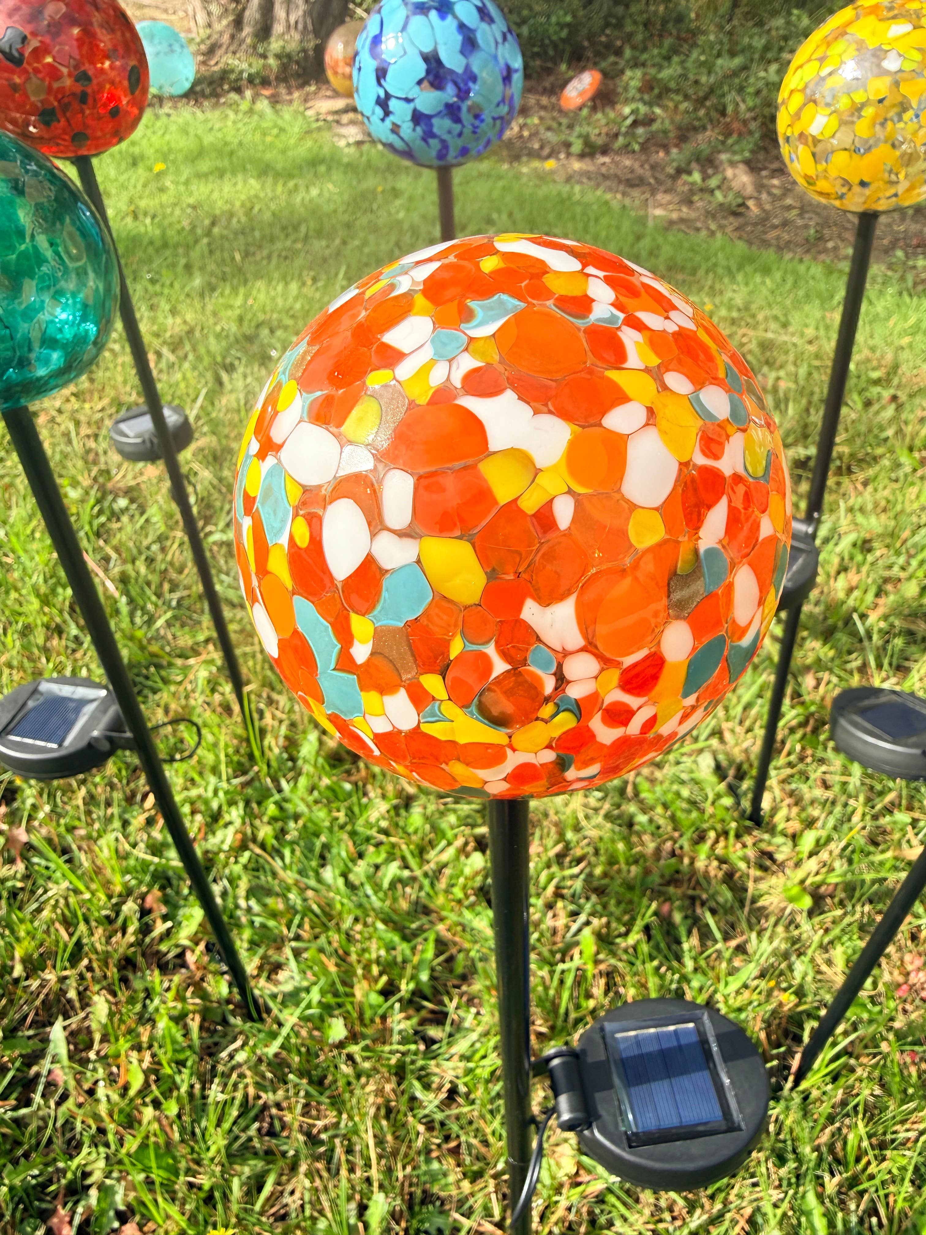 ApricotMint - Wholesale Garden/Lawn Stake - 4" Assorted Solar LED Orb Stake8