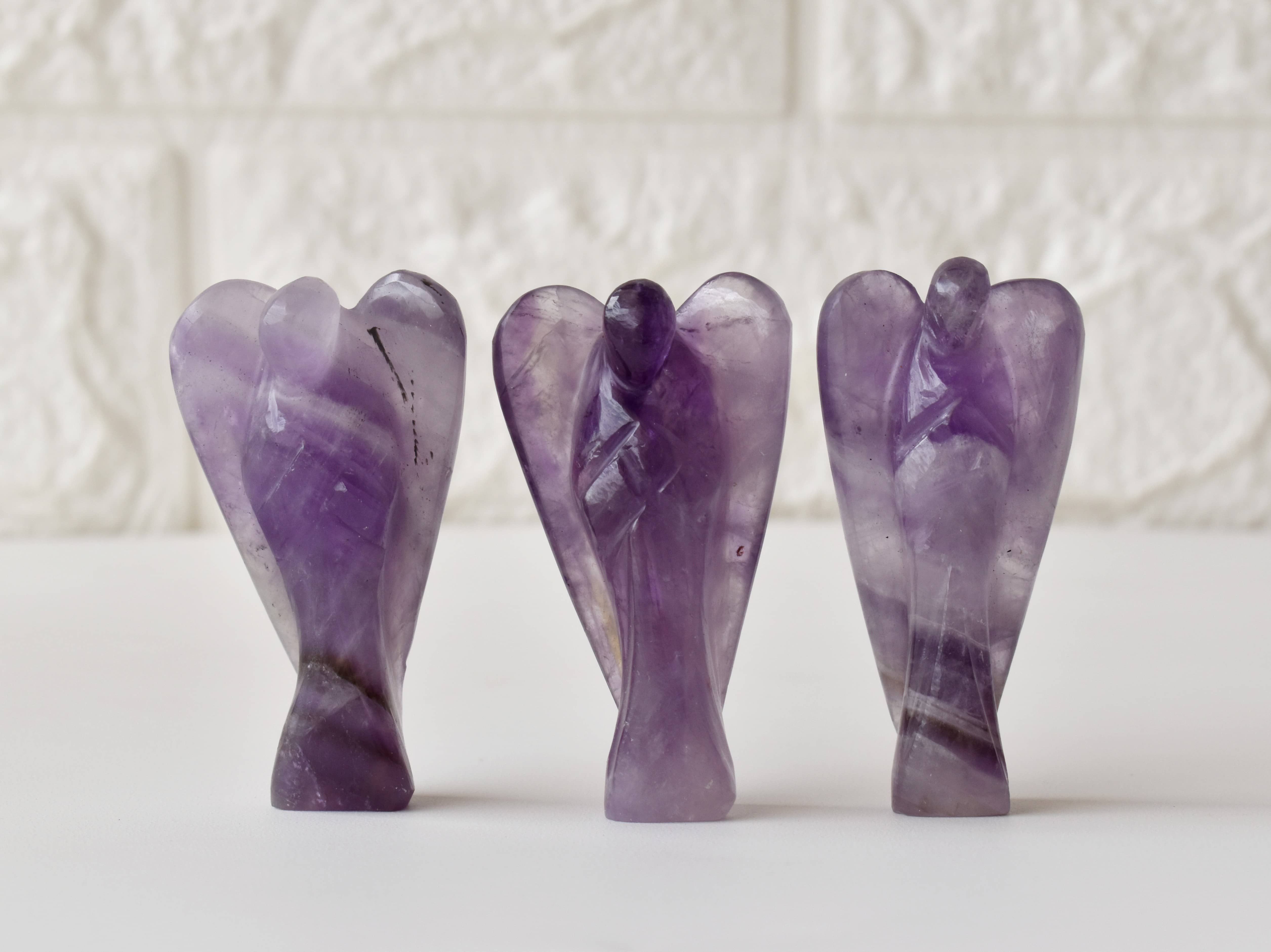 Soothing Crystals – Engroshandel Pyntefigur – Ædelstensengle i ametyst | Lommeengel | Krystalengle