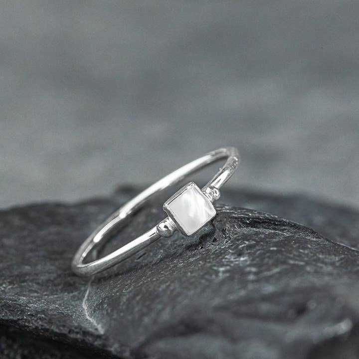MadamLili - Wholesale Single Stone/Solitaire Ring - Mother of Pearl Ring - 925 Sterling Silver - Minimalist Jewelry - RG925-287