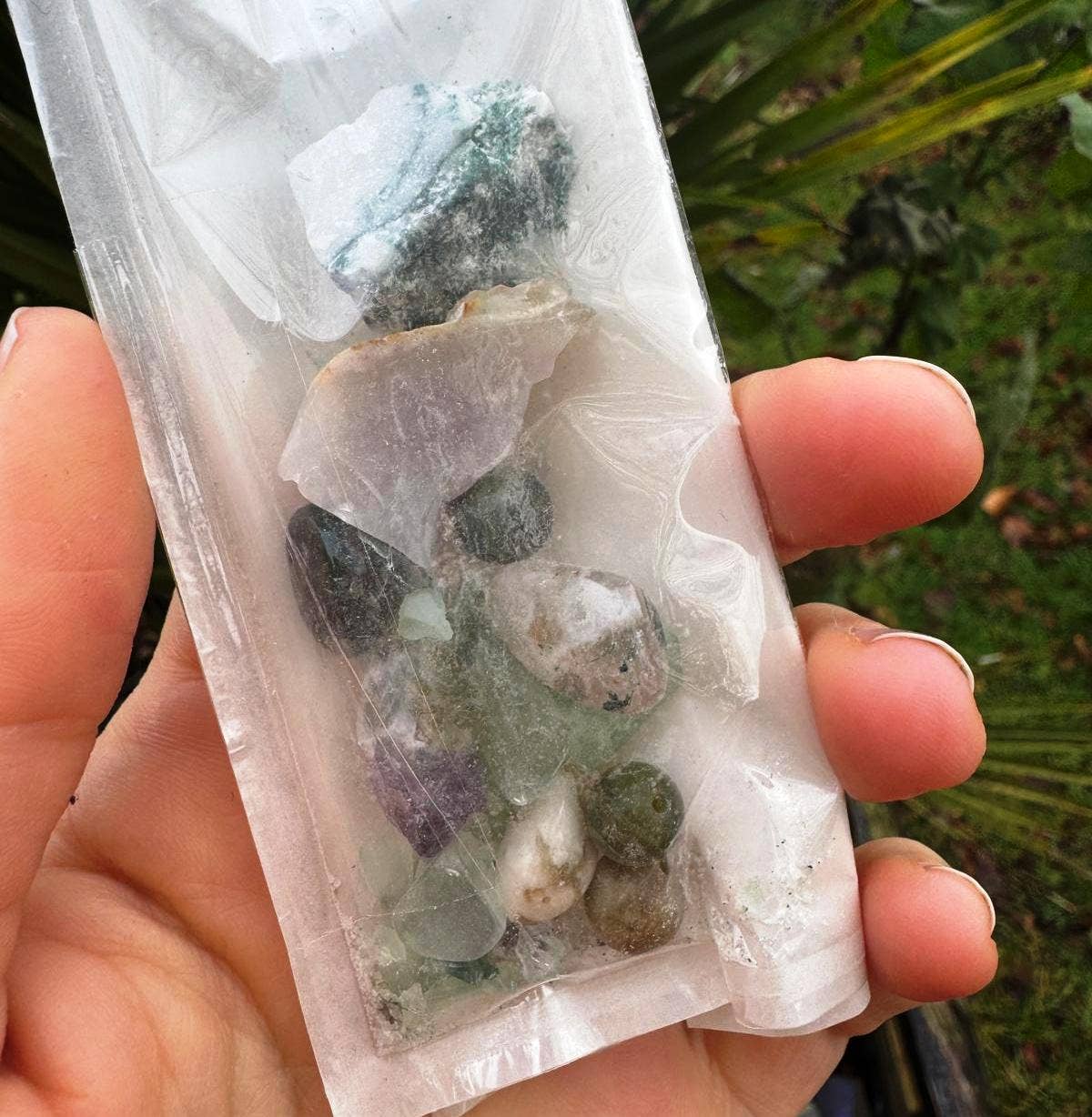 Elf Kendal Hippies - Wholesale Spiritual Stone/Crystal - Crystals confetti Christmas fairyland stones 20g bag of gems26