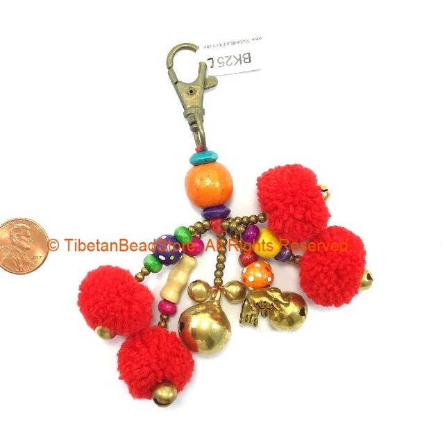 Porte-clés à pompons et pompons faits à la main - BK25i pour la vente par Tibetan Bead Store
