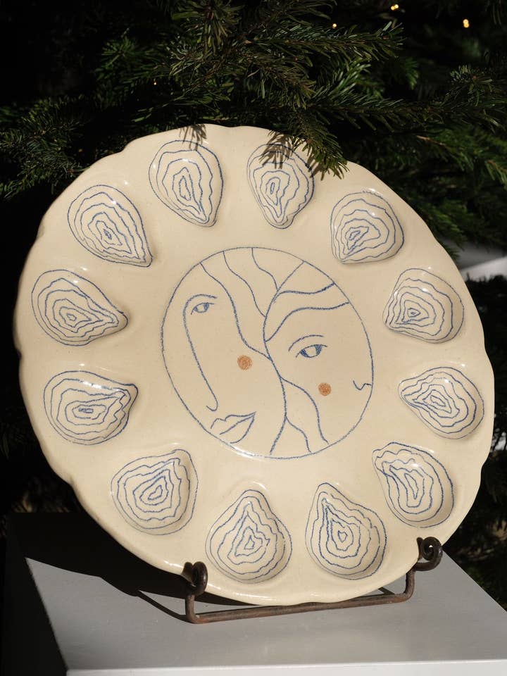 Oyster Platter, 12 oysters for wholesale by Anaïs Dezarnaud