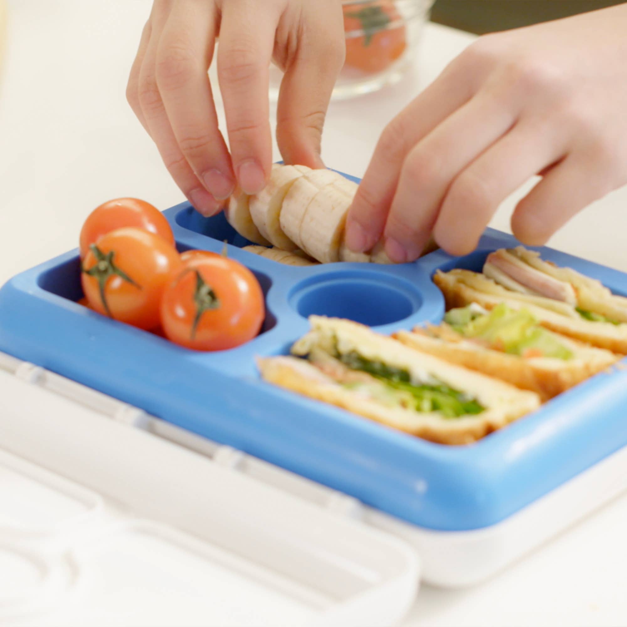 Innobaby on Faire - Wholesale Lunch Bag/Box - Kids - FlexBox Bento Style Kids Divided Lunch Box Platinum Silicone3