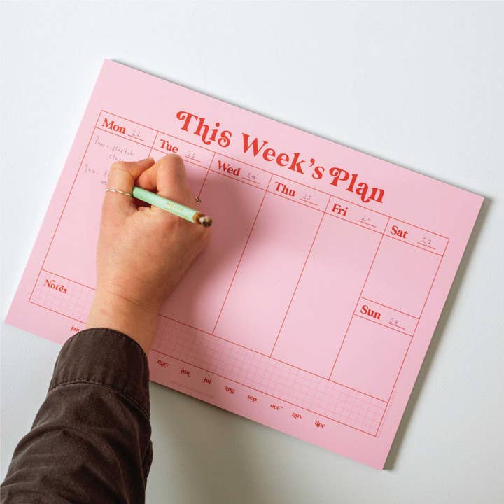 Good Tuesday (Once Upon a Tuesday) – Engroshandel Planner – A4 Weekly Planner Pad | Lyserød og rød2