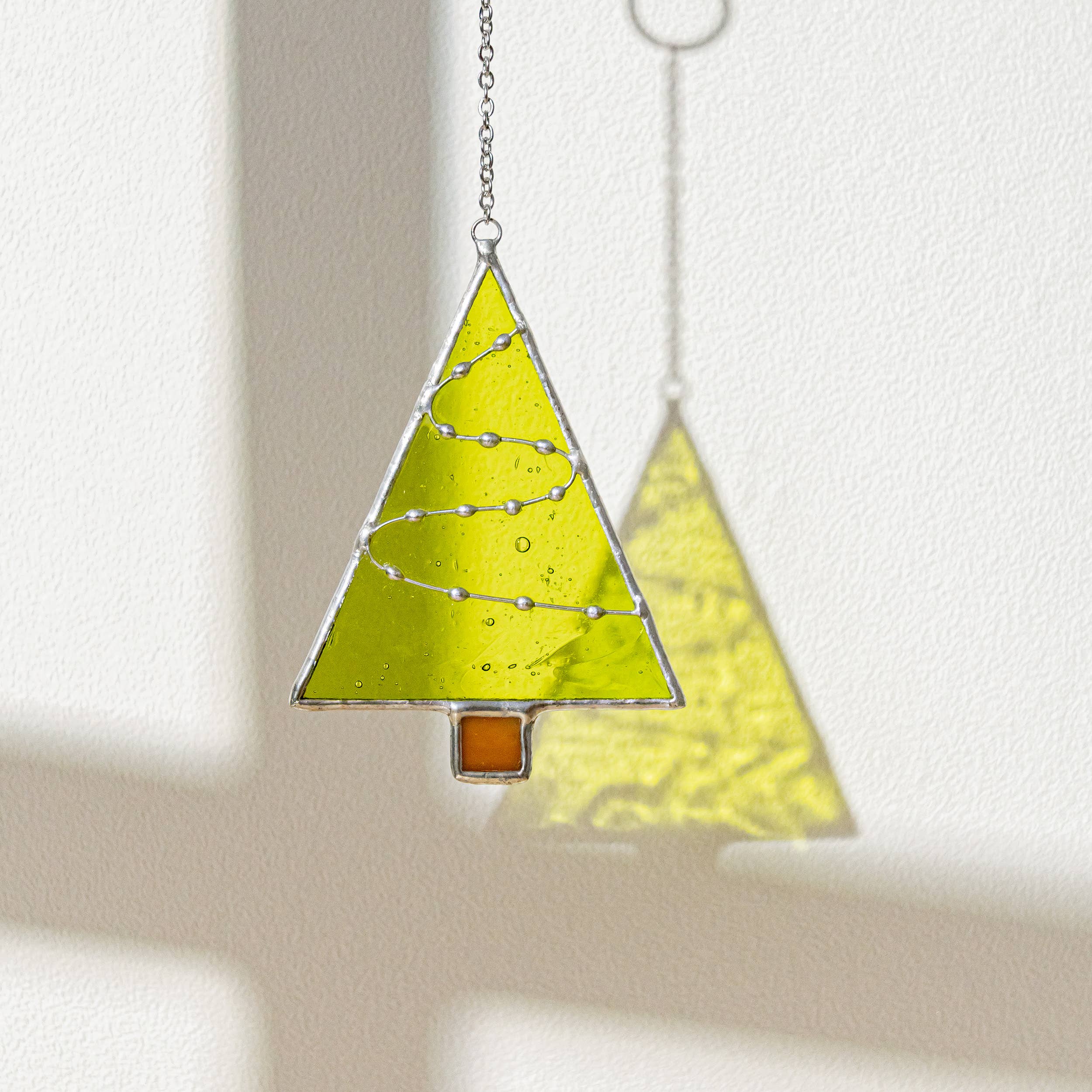 MondoBellissimo - Vente Attrape-soleil - Ornements de sapin de Noël en vitrail pour décoration de fête F914