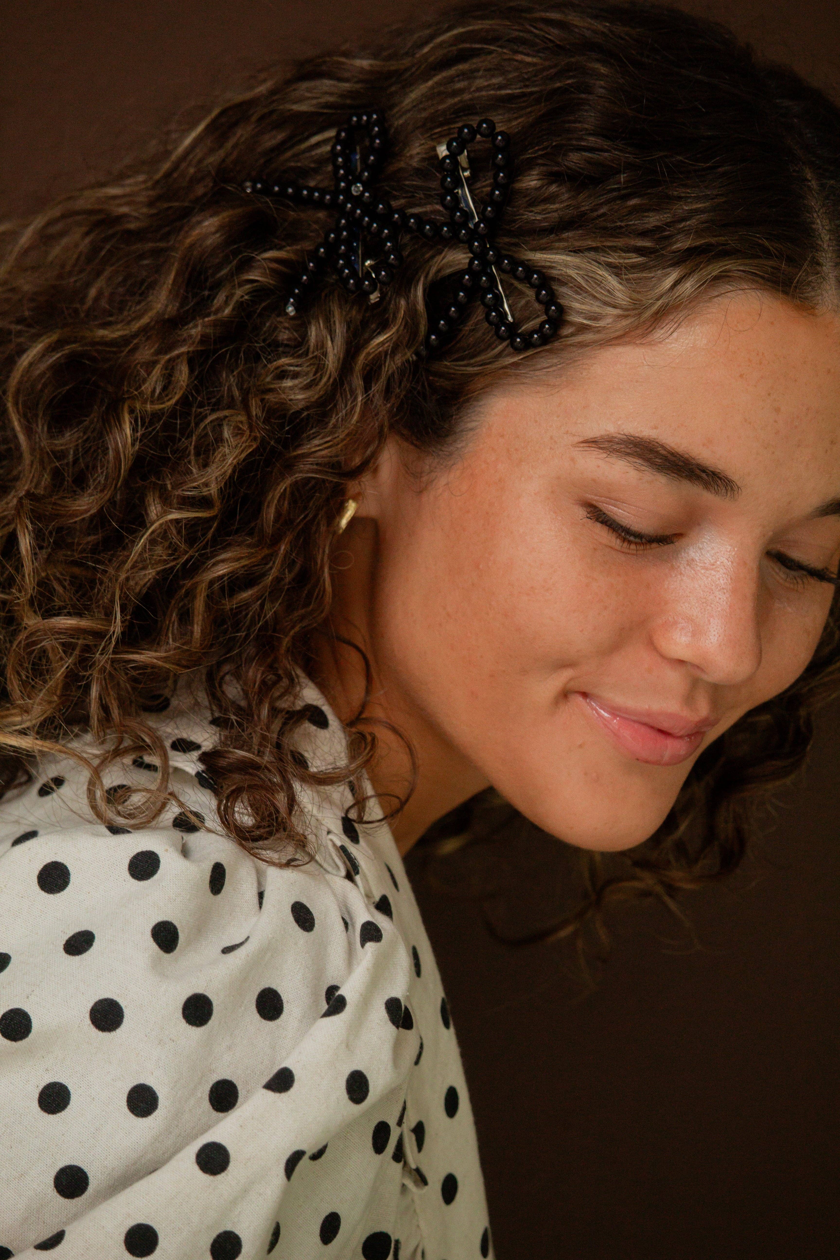 Shop Andi - Vente Pince à cheveux – femme - Lot de 2 pinces nœud perlées noires3