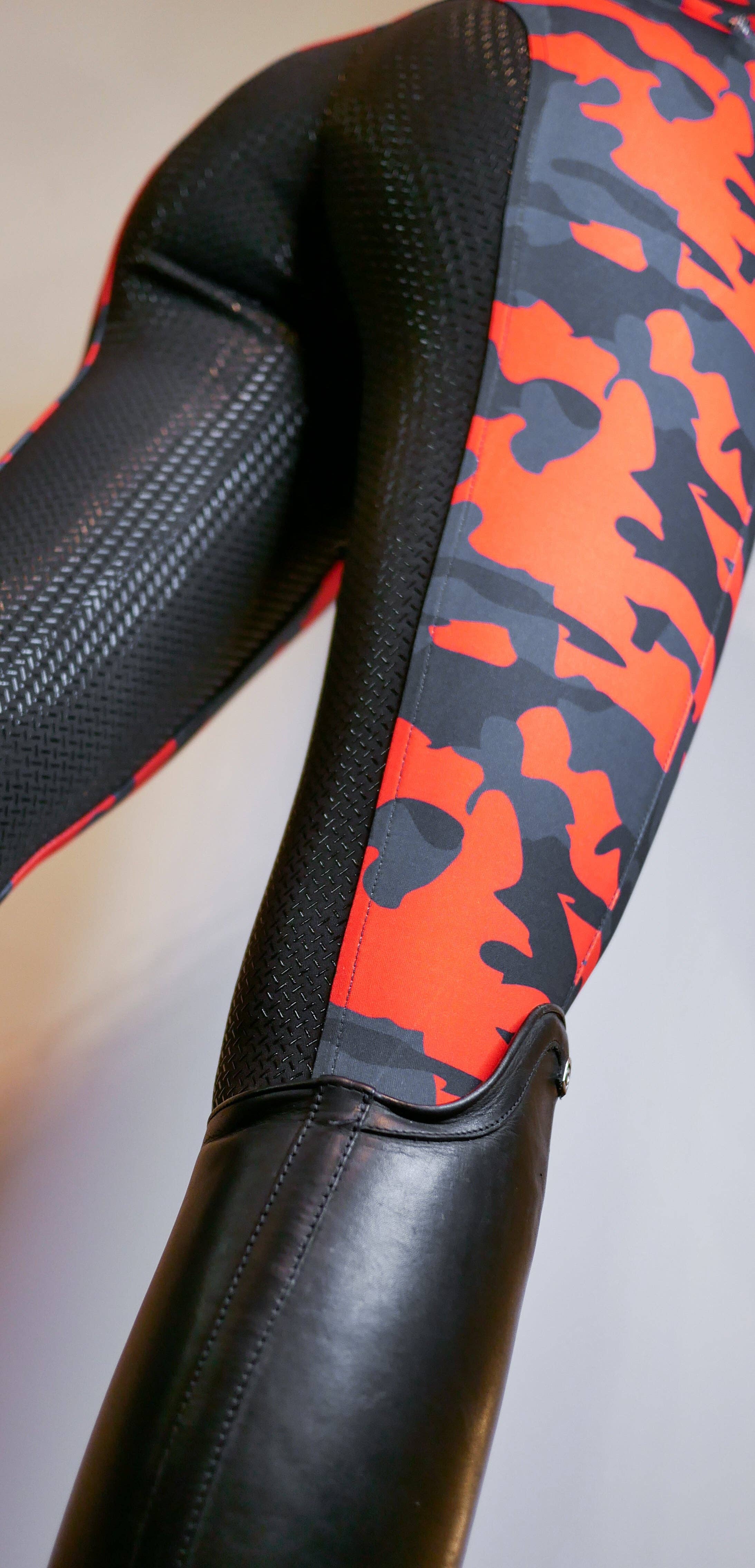 Evitoc Equestrian - Vendita all'ingrosso Pantalone - Donna - Breeches Evitoc Red Camou18