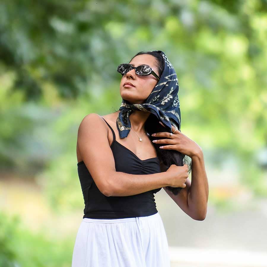 Ichcha - Venta al por mayor Bandana - Unisex - Pañuelo de Carbón, Pañuelo de Cabeza de Algodón y Seda con Estampado en Bloque | Jyoti5