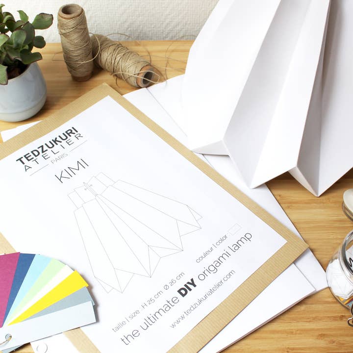 Tedzukuri Atelier - Vendita all'ingrosso Kit per lavoretti fai da te - Lampada a sospensione origami in carta - fai da te