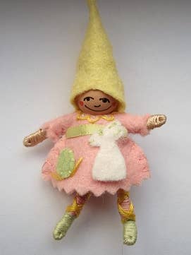 Glad påske Pixie Pin for engroshandel hos Pea Soup