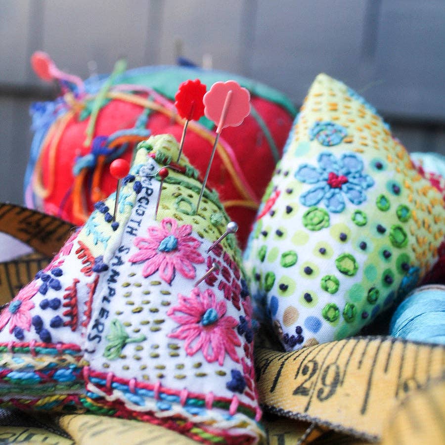 Dropcloth Samplers – wholesale Embroidery/cross-stitch supplies – Pin Cushion Project Wholesale KIT2