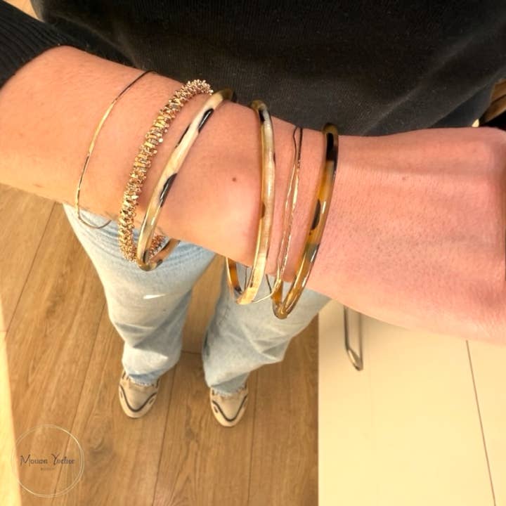 Maison Yvelise - Wholesale Bangle Bracelet - Thin Leopard Bangle in Buffalo Horn – Maison Yvelise4