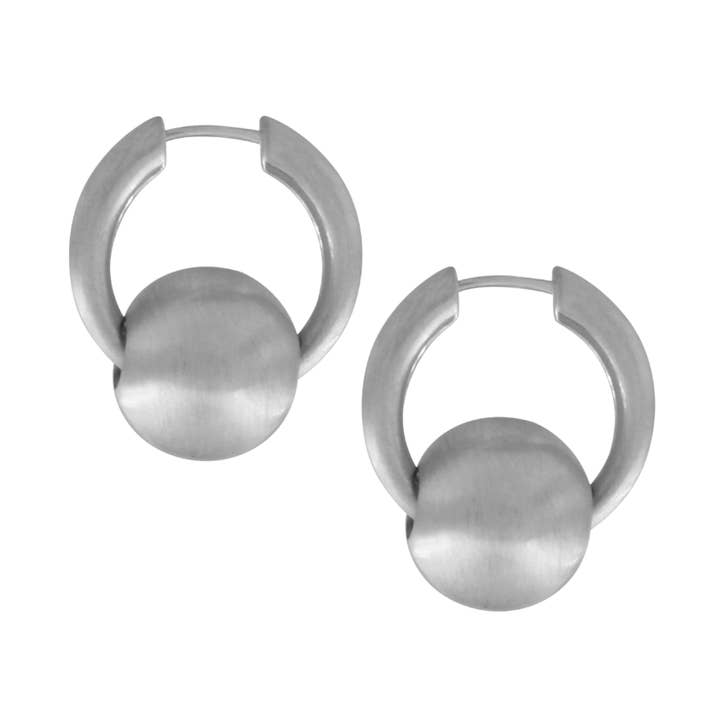 Tabitha IN:STORE Kugel Huggie Ohrring Versilberung für den Großhandel von Dansk Copenhagen