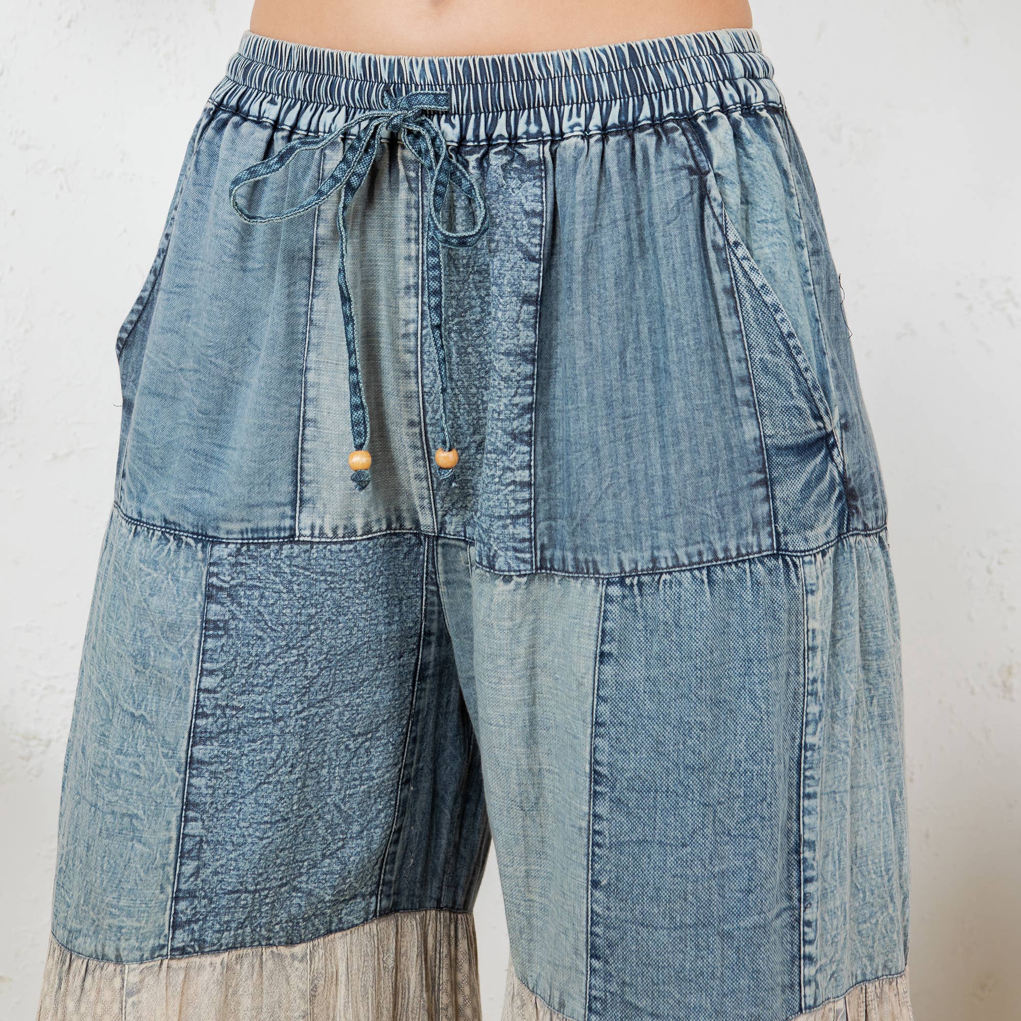 Young Threads - Vendita all'ingrosso Pantalone - Donna - Pantaloni lunghi in denim ispirati al boho con toppa solida (nuovo colore)4