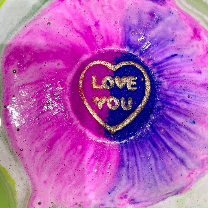 Unique creations soap company - Wholesale Bath bomb/fizz - Love hearts bath bomb2