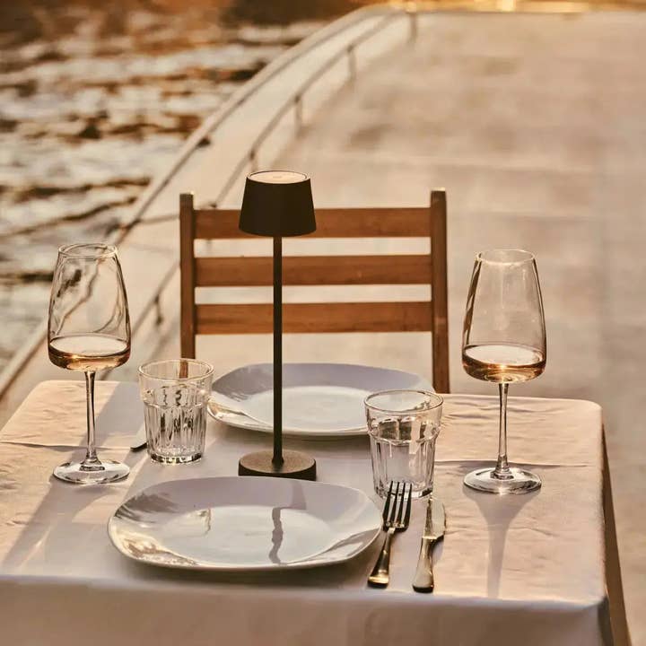 Tavellio - Wholesale Accent/Desk Lamp - Combi Set Professional – 8 x Vondel Mini Mocha Brown Rechargeable Table Lamps & 1 x Central Station Wireless Charging Station with Q1-Technology7