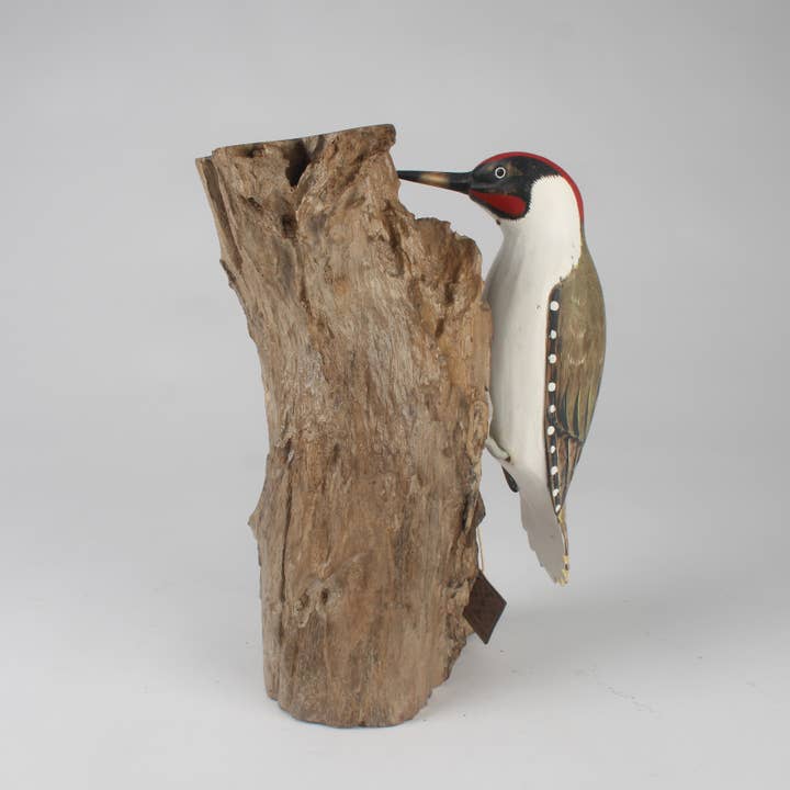Originals International Ltd – wholesale Sculpture – Hand Carved Green Woodpecker by Archipelago1